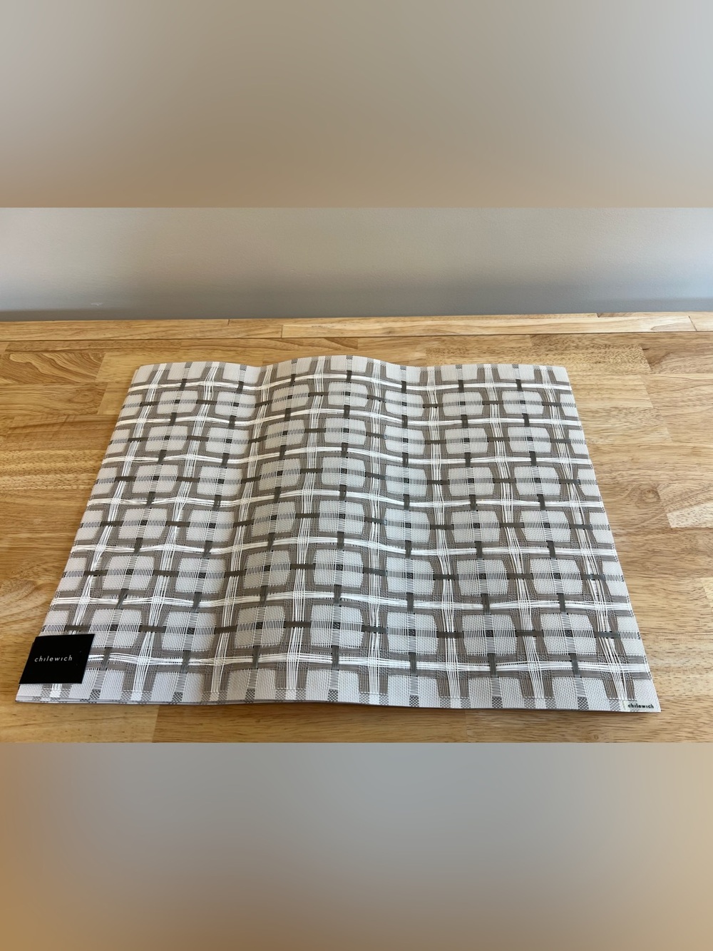 NWT Chilewich Hopscotch Placemats in Coconut - Set of 4